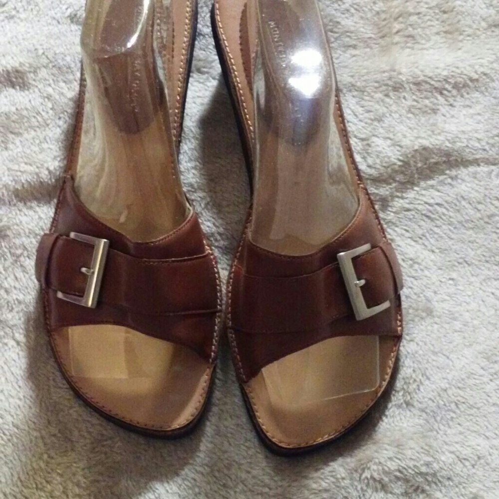 Montego Bay Club brown sandals